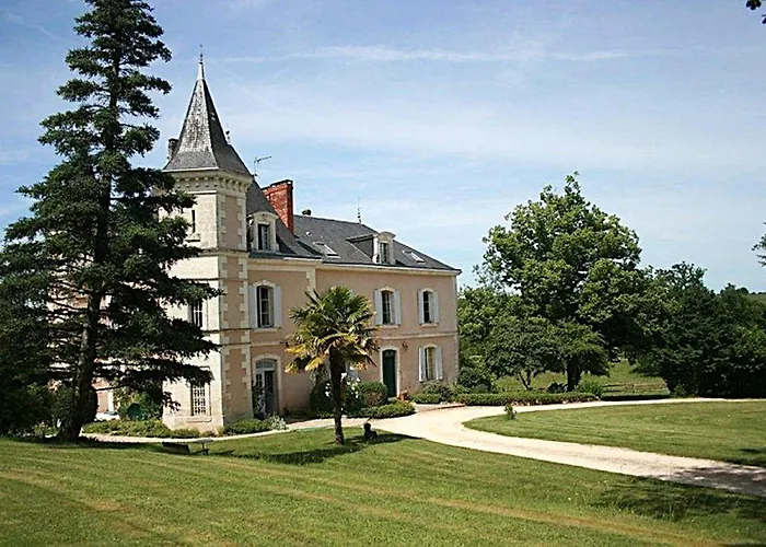 Domaine De Monciaux 2 Piscines Tennis 40 Pers * Bourrou